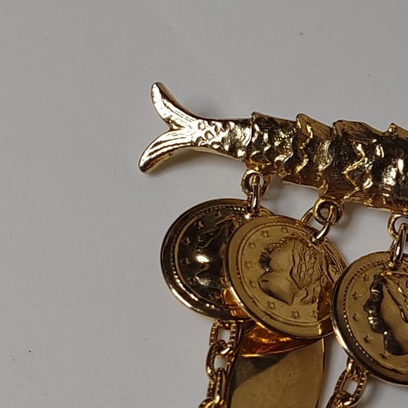 Gold Tone Fish And Dangling Chain Brooch - Picture 4 of 10